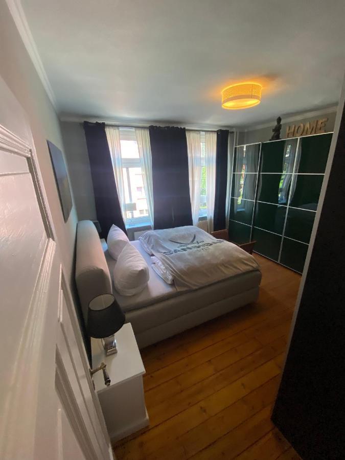 Ferienwohnung Deluxe Altbaucharme In Zentraler Lage Kiel Exterior foto